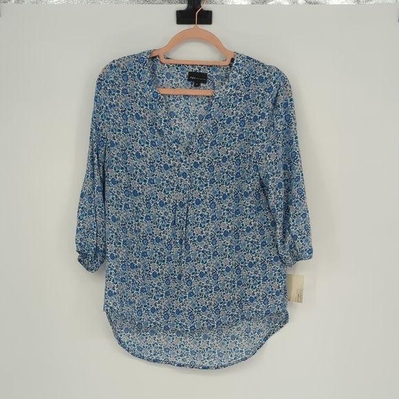 11141 JNY Floral Blouse Top Blue Size Medium preppy bohemian Business casual - Picture 1 of 8
